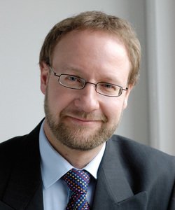 Dr. Thorsten Schneider